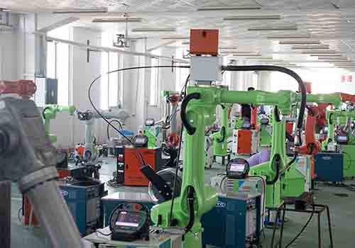 中国は 世界の 最大かつ最も急速に成長している産業用ロボット市場