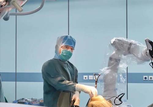 中国初の膝手術ロボットが市場に承認されました